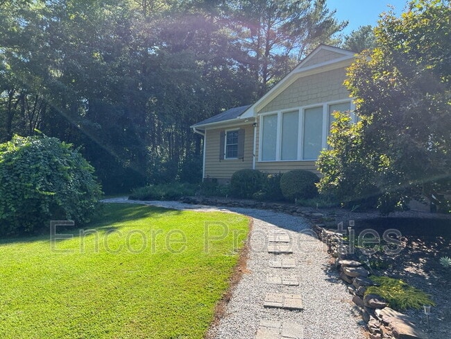 Building Photo - 105 Baybrook Ct