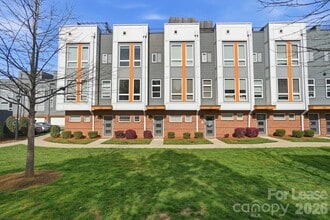 Building Photo - 523 Sedgefield Park Dr