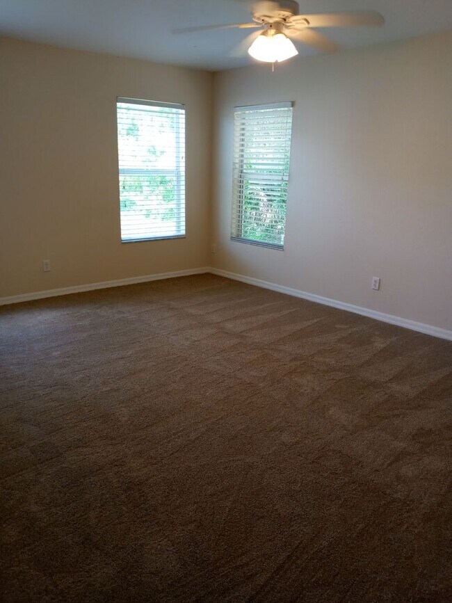 Building Photo - Cute and Quiet Country Living