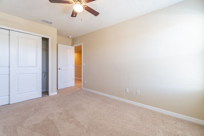 Building Photo - Beautiful Energy Efficient 3/2.5 Townhome ...