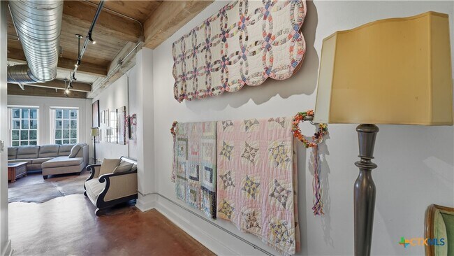 Building Photo - 222 Losoya St