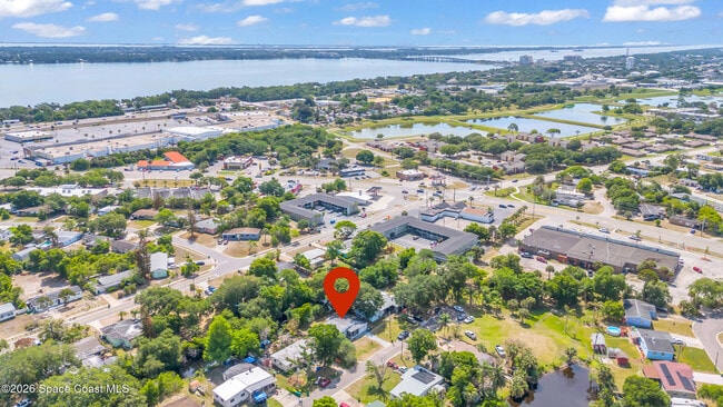 Building Photo - 1306 S Lakemont Dr
