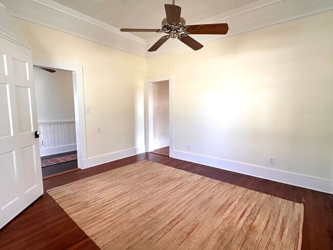 Building Photo - Historic Beauty in the Heart of Downtown Fernandina!