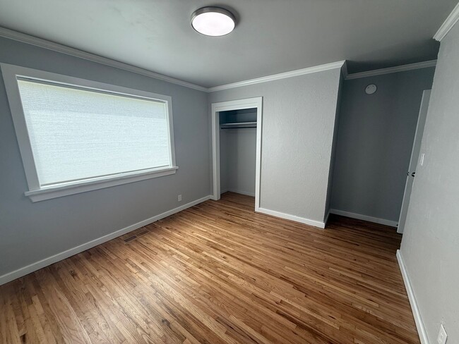 Building Photo - Broken Arrow Fully Remodeled Dream Home 3 Bedroom