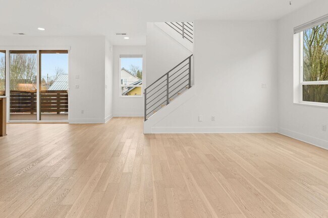 Building Photo - Stunning, Modern 4 bed home with attached ADU in King Neighborhood - AVAILABLE NOW!!