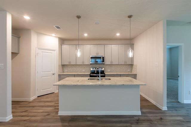 Building Photo - 1604 Mineral Pt Pl