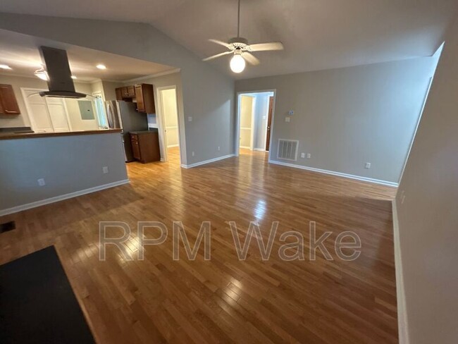 Building Photo - 4200 Willowdale Ct