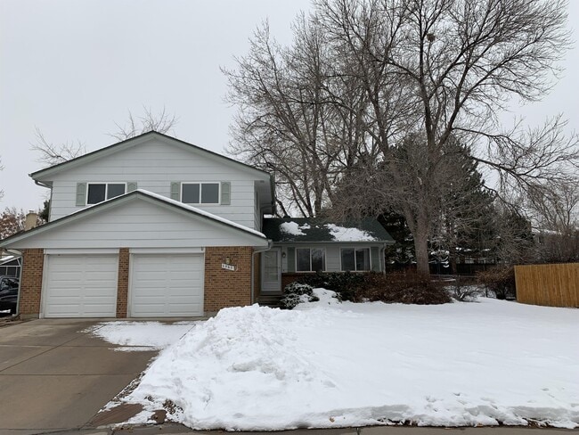 Building Photo - 6565 Zang St