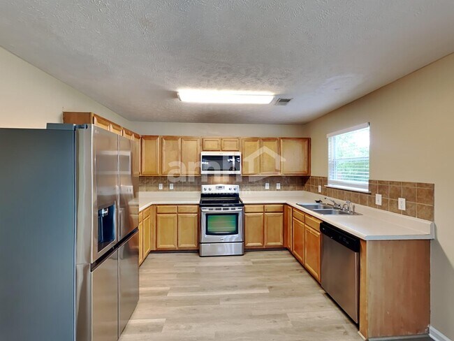 Building Photo - 2793 Sutherland Dr