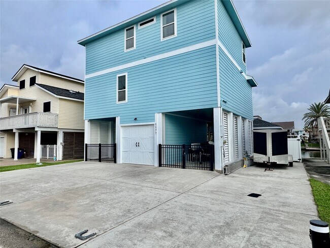 Building Photo - 1177 Sailfish St