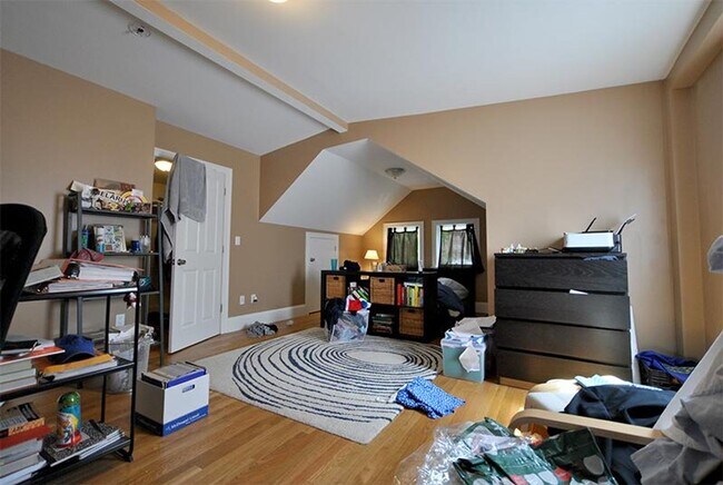 Building Photo - RENOVATED 5 BED/2 BATH WITH GREEN LINE ACCESS IN BRIGHTON
