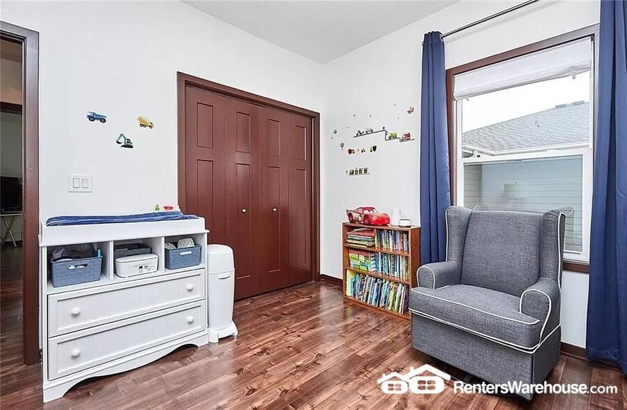 Building Photo - 254 S 91st St