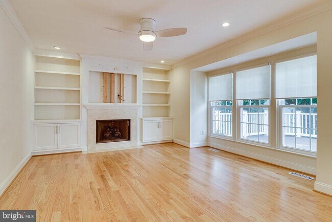 Building Photo - 6122 Bayliss Pl