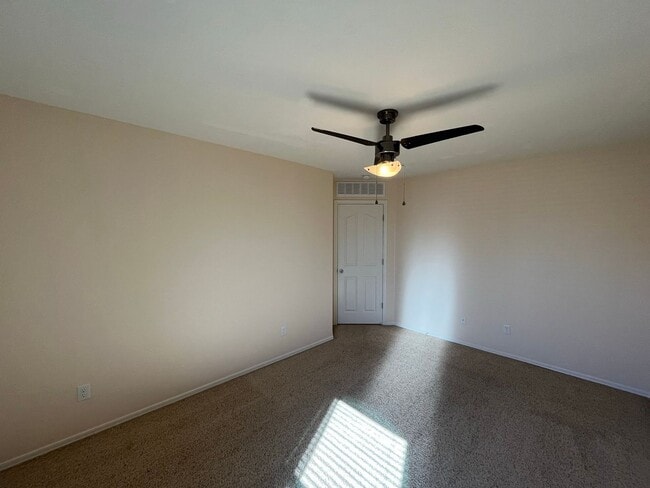Building Photo - 4 Bedroom + Den Home in the Cameron Ranch ...