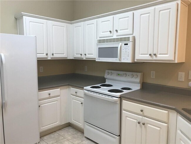 Building Photo - 147 Cypress Ln