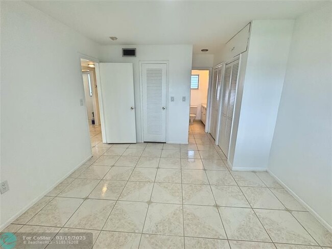 Building Photo - 6720 Arbor Dr