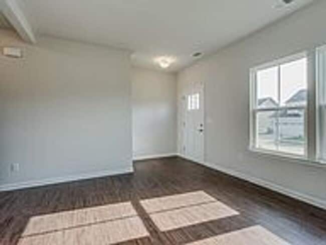 Building Photo - UP TO 2 MONTHS FREE RENT WITH 12 OR 24 MO LEASE!  PET FRIENDLY 4BR w/ Large Fenced Yard – William...