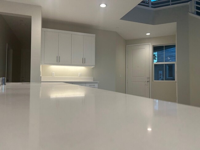 Building Photo - 43275 Passagio Lago Way