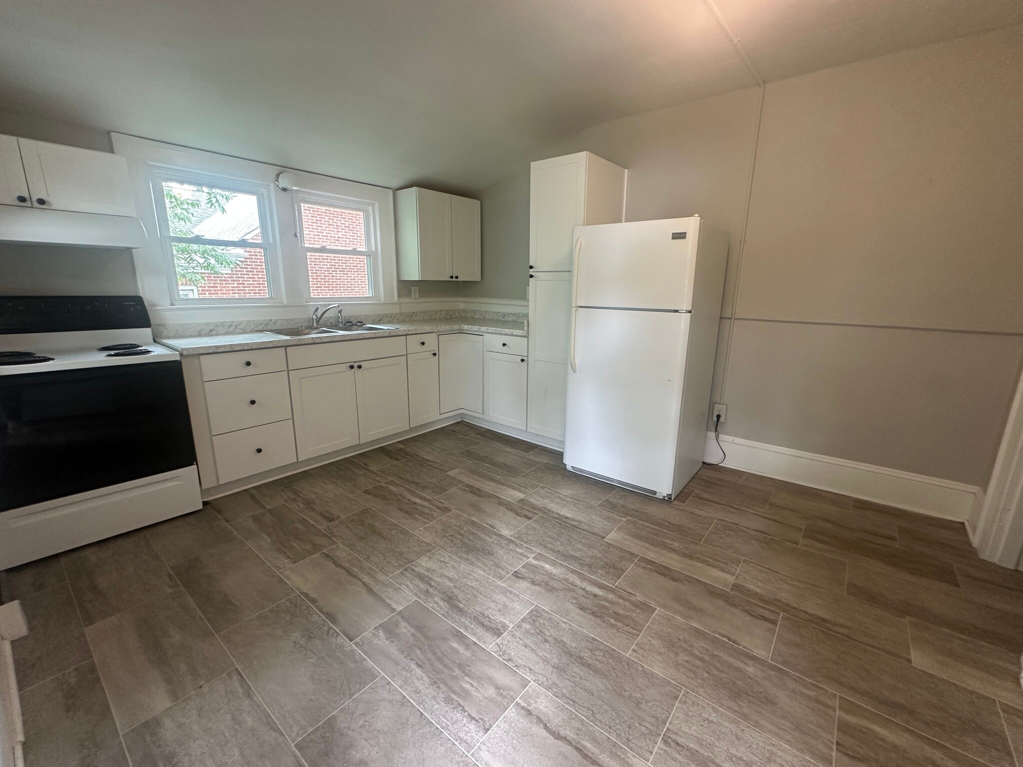 Spacious Kitchen/Dining Rm - 306 N Main St