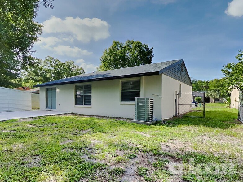 Building Photo - 15936 Winding Dr