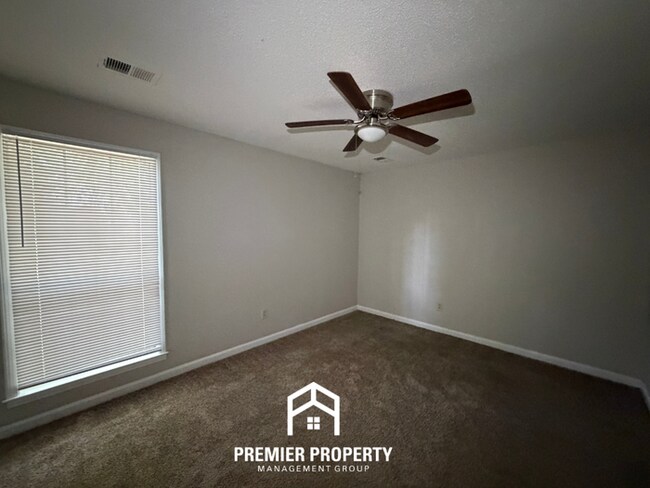 Building Photo - Charming 3BR/2BA Bartlett Area Home | Brick Fireplace & Bay Window
