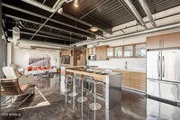 Building Photo - 4020 N Scottsdale Rd