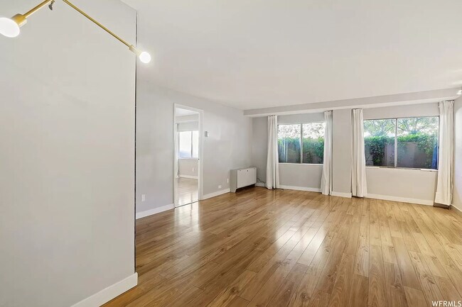 Primary Photo - 87 W 300 N