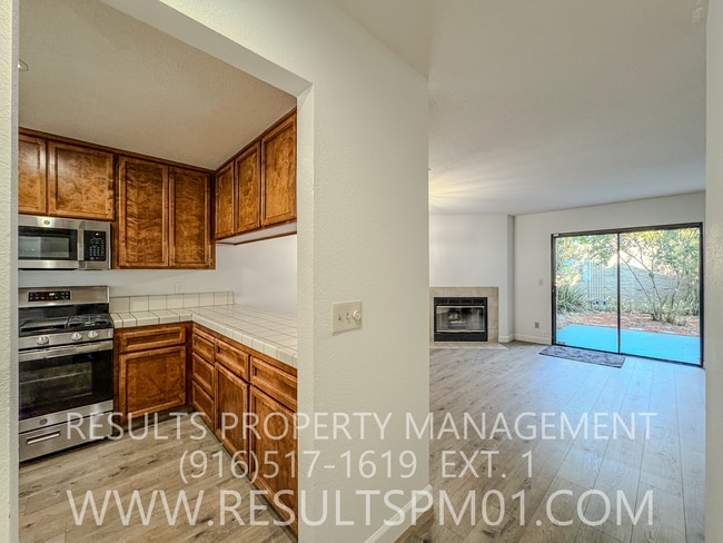 Building Photo - Lovely 2 Bedroom Condo near Davis university