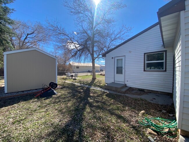 Building Photo - 989 Hobson St