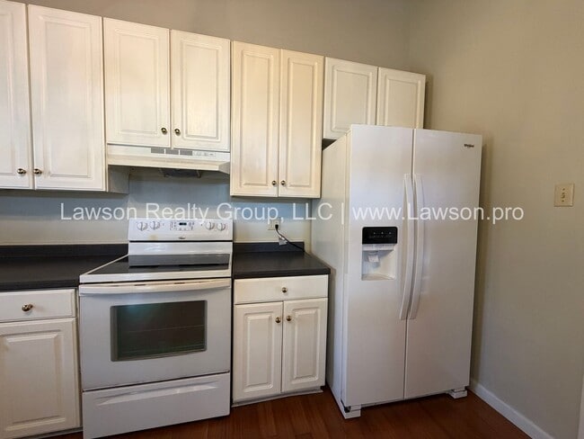 Building Photo - Beautiful Mid Century Modern Grandin Road Home