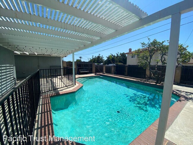 Building Photo - 3 br, 2 bath House - 621 S. Dale