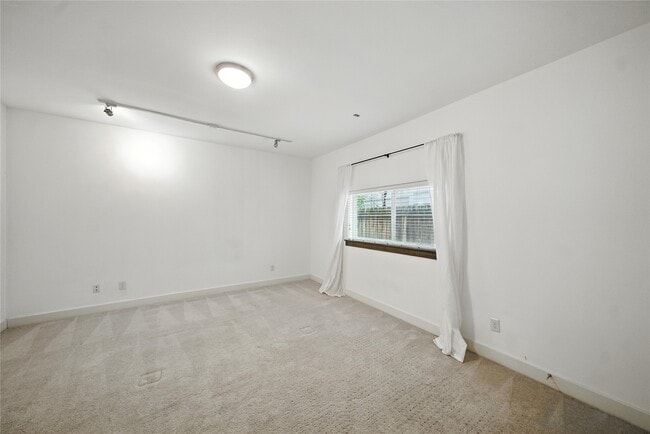 Building Photo - 1826 Prospect St