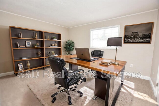 Building Photo - 2241 9th St SE