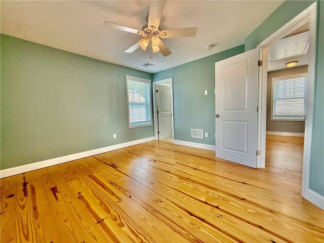 Building Photo - 52 Bedlow Ave