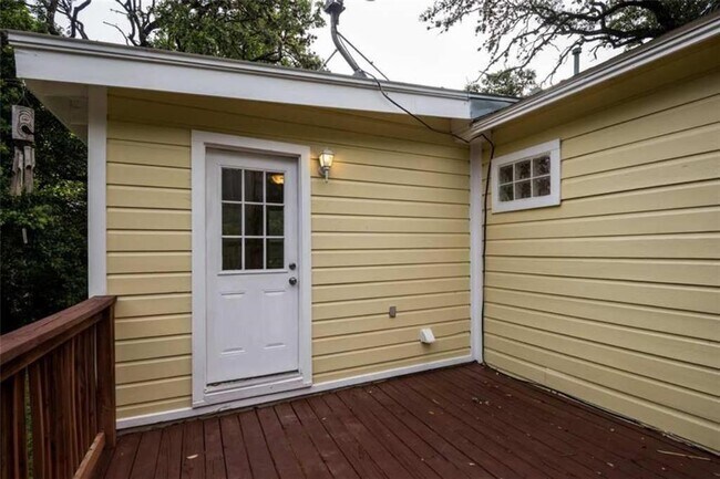 Building Photo - 2802 S 4th St