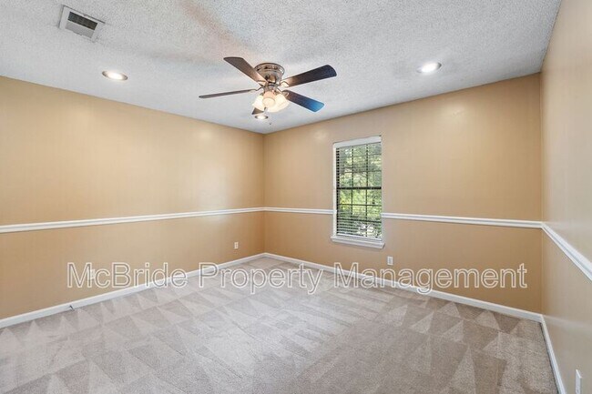 Building Photo - 539 Hunterdale Rd