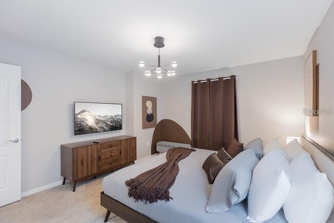 Building Photo - 7215 Oakmoss Loop