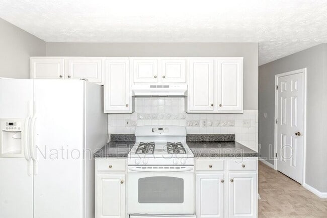 Building Photo - 420 Harvick Cir