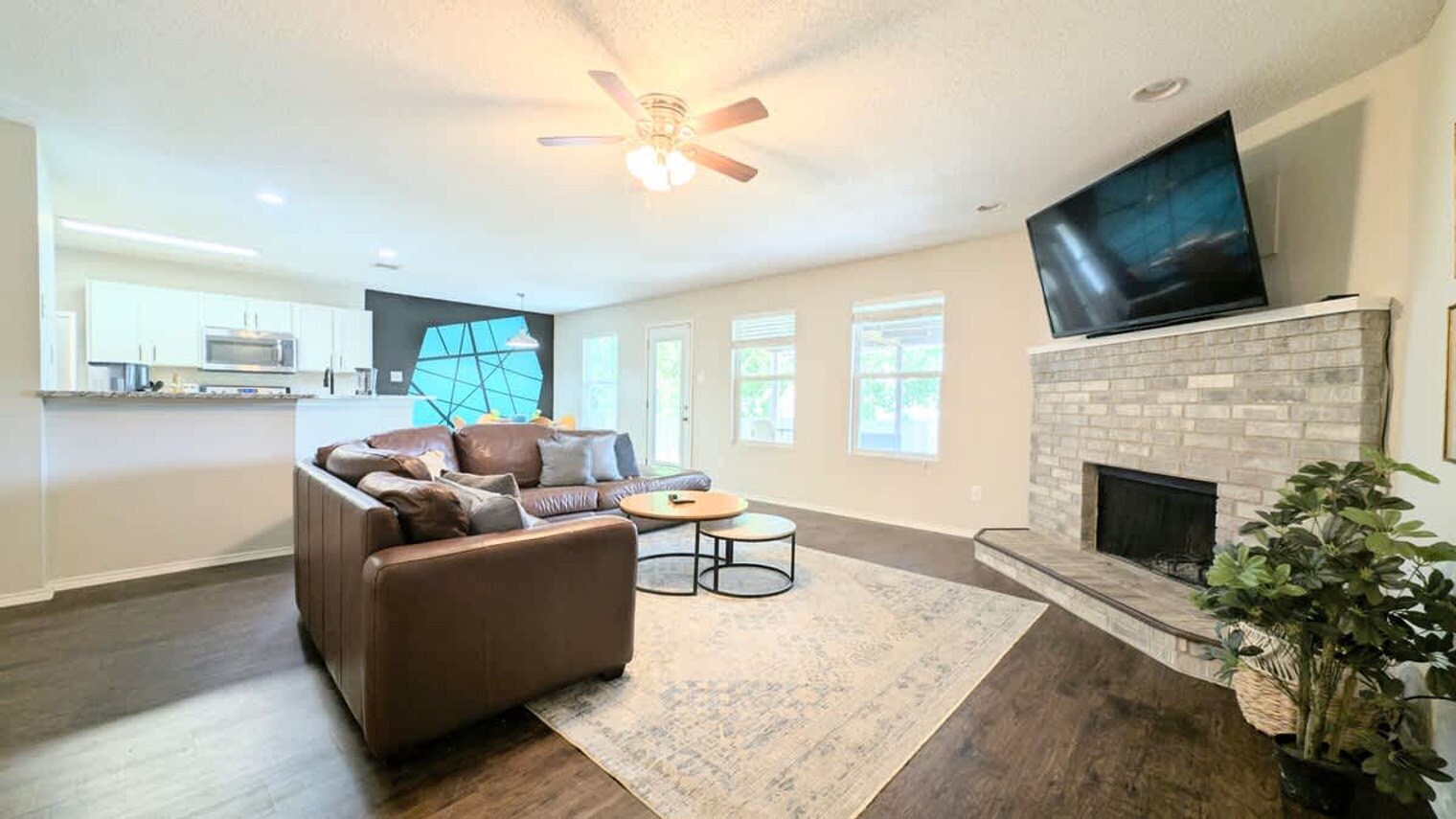 Building Photo - 2321 Teddy Roosevelt Dr