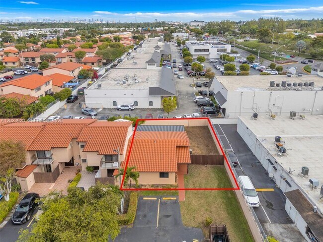 Building Photo - 3815 SW 82nd Ave