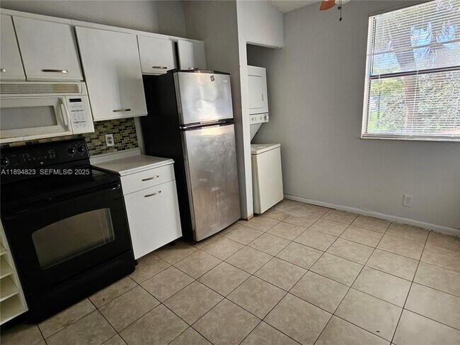 Building Photo - 2511 NW 56th Ave