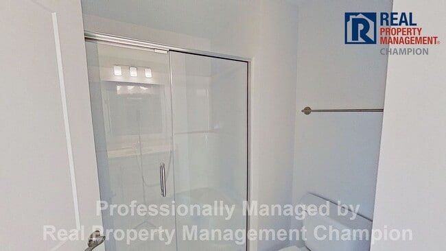 Building Photo - Newly Constructed Luxury Townhomes in Porters Neck