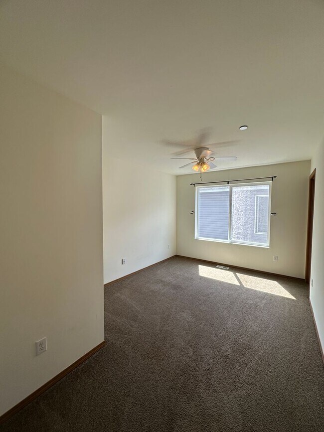 Building Photo - 1449 Burnside Pl