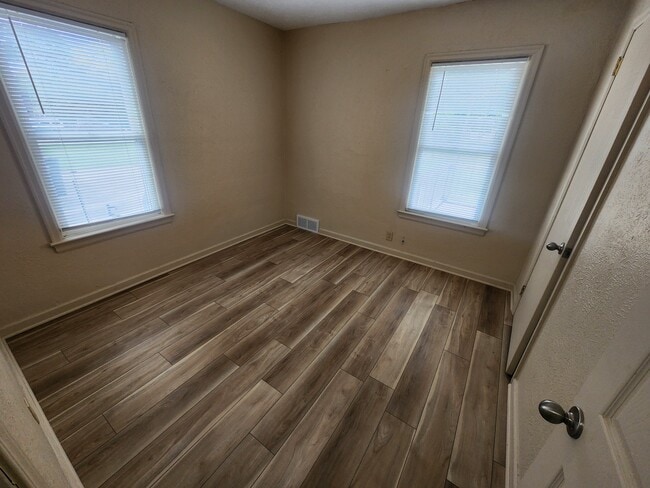 Building Photo - 728 Concord Ave