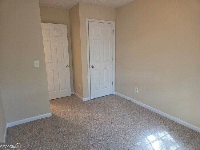 Building Photo - 1718 Grove Way