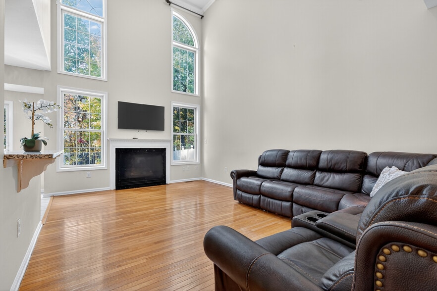 Building Photo - 1 Palisades Rd