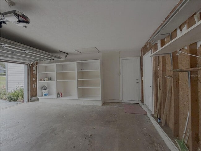 Building Photo - 8532 NW 35 Rd