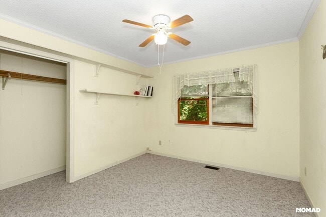 Building Photo - Peace & Beautiful 3BR House Near Rabun Gap...