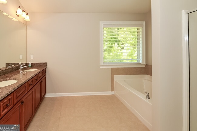 Building Photo - 5663 Valley Loop