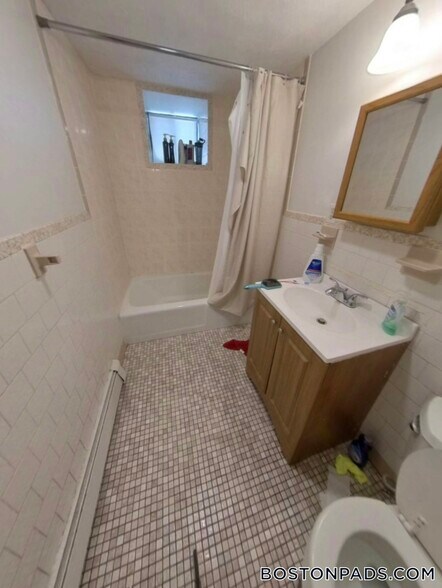 Building Photo - 159 Brown St